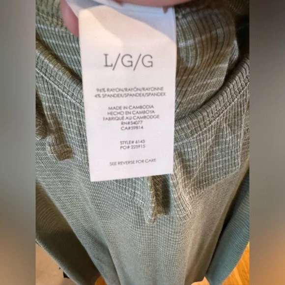 Cabi - Light Sage Green Ruffled Neckline Tank Top - Size L - Picture 7 of 9